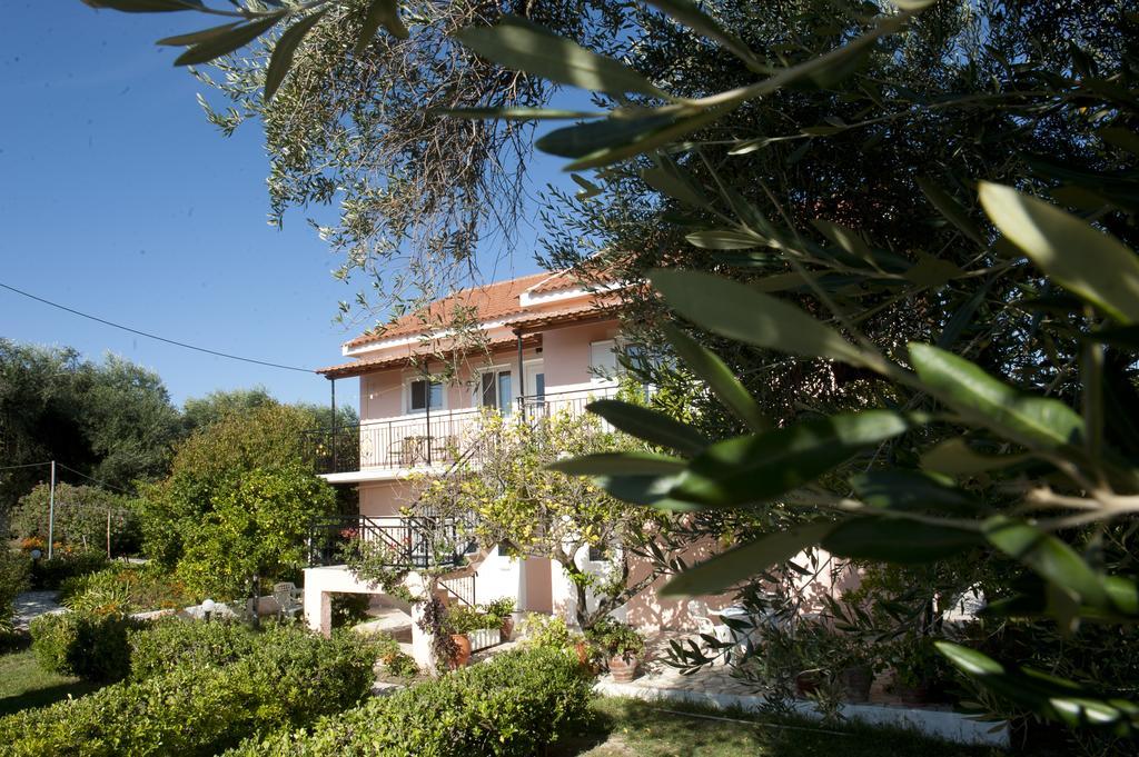 Maria'S Paradise Astrakeri Dış mekan fotoğraf