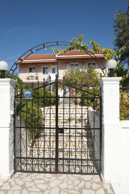 Maria'S Paradise Astrakeri Dış mekan fotoğraf