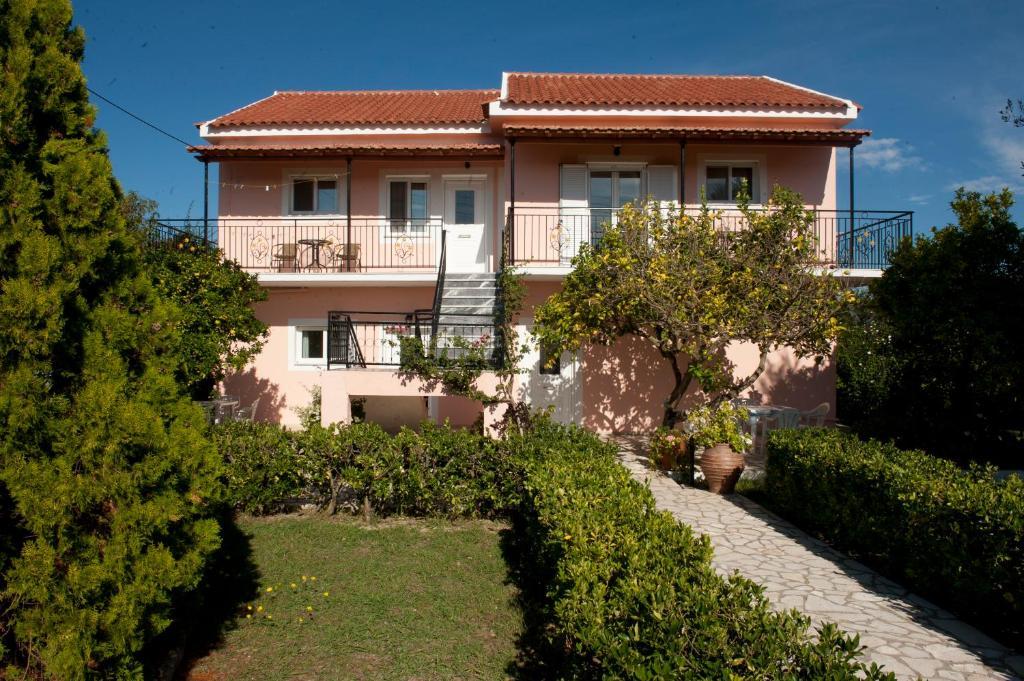 Maria'S Paradise Astrakeri Dış mekan fotoğraf