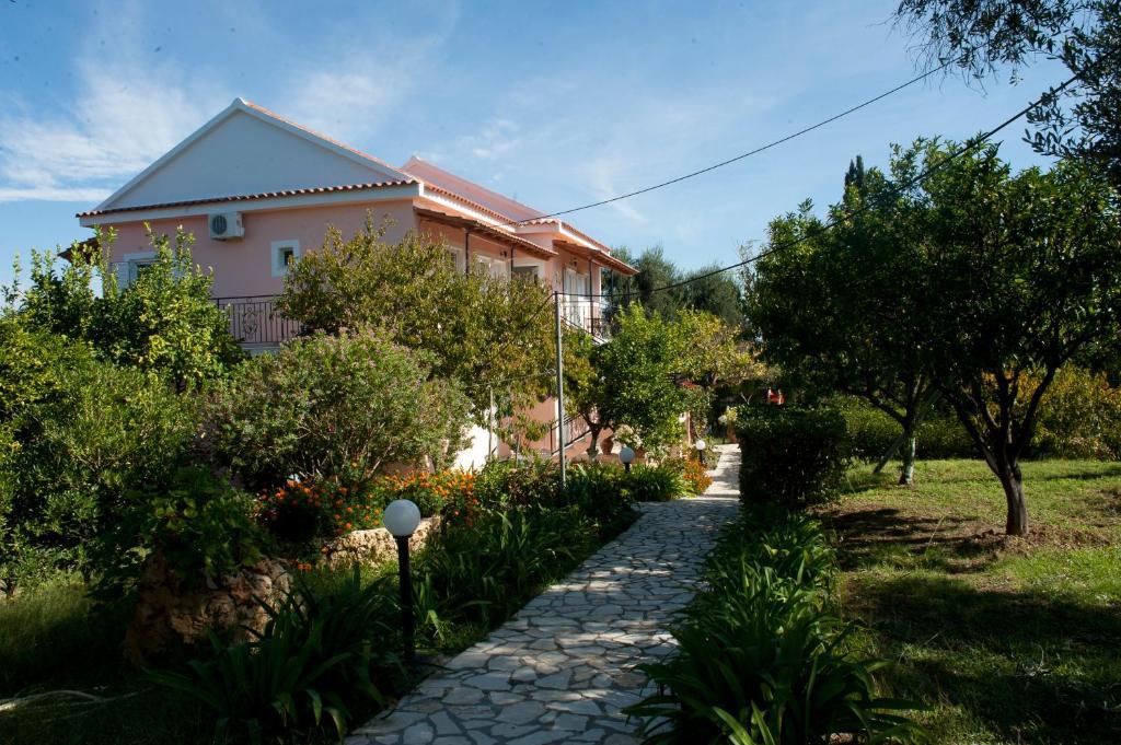 Maria'S Paradise Astrakeri Dış mekan fotoğraf