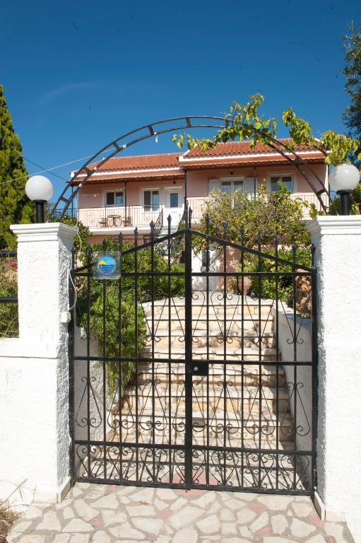 Maria'S Paradise Astrakeri Dış mekan fotoğraf