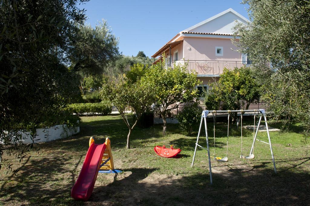 Maria'S Paradise Astrakeri Dış mekan fotoğraf