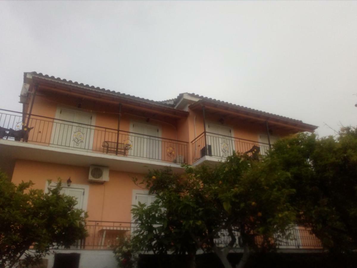 Maria'S Paradise Astrakeri Dış mekan fotoğraf