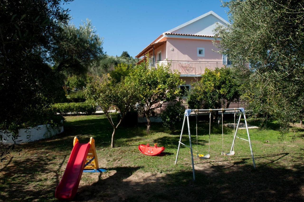 Maria'S Paradise Astrakeri Dış mekan fotoğraf