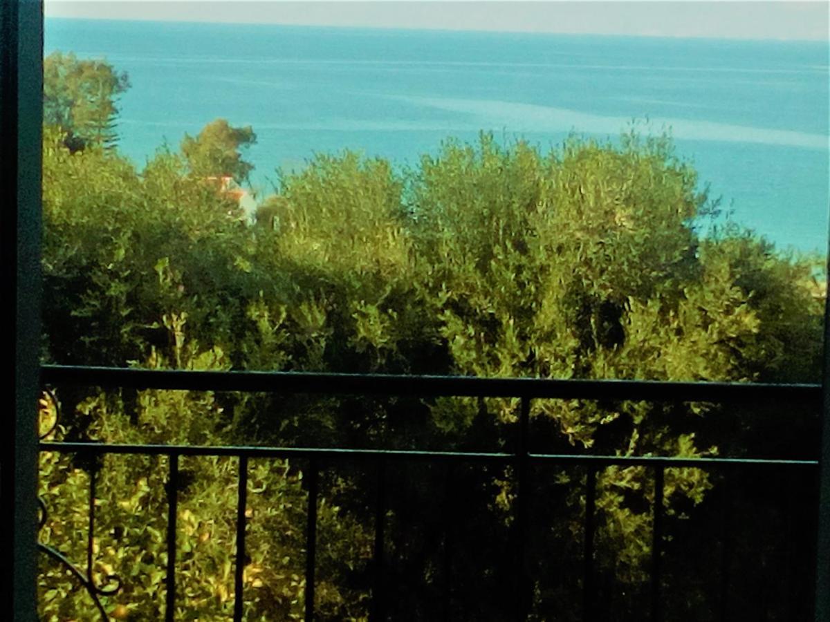 Maria'S Paradise Astrakeri Dış mekan fotoğraf
