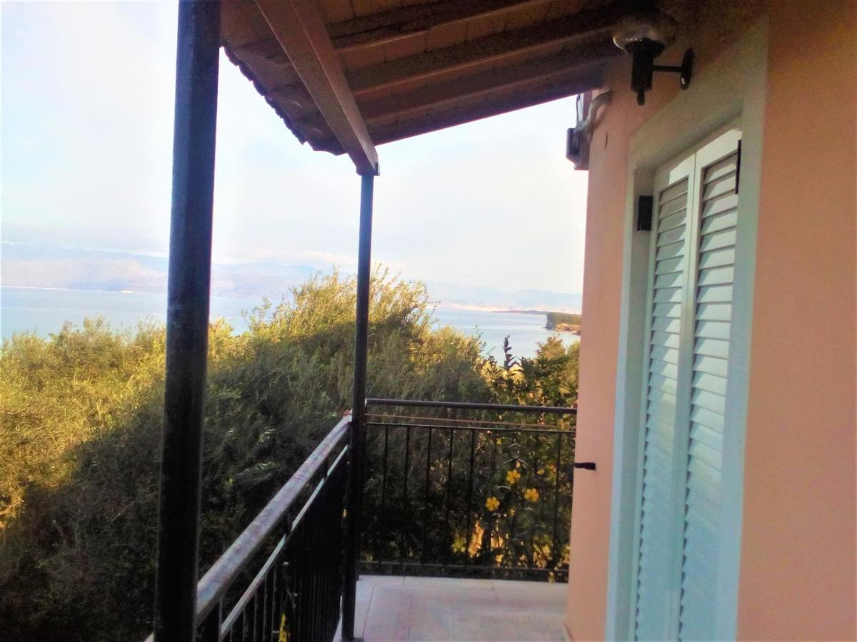 Maria'S Paradise Astrakeri Dış mekan fotoğraf